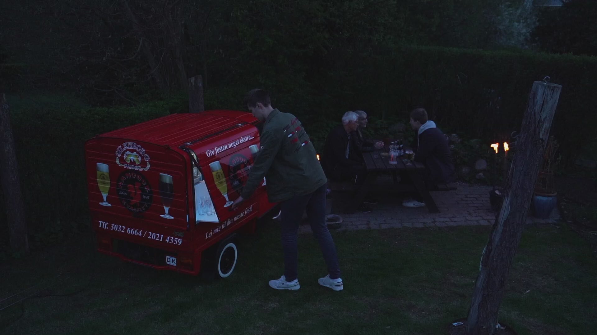 Indlæs video: Tuk Tuk med fadølsanlæg